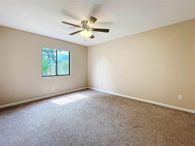 Building Photo - 951 Versailles Cir