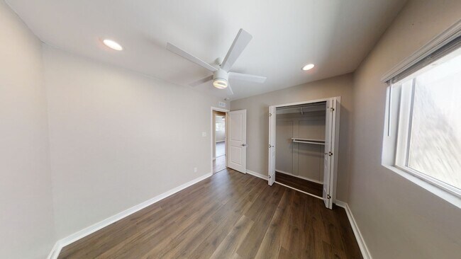 Building Photo - Newly Renovated! 4BD/2BA