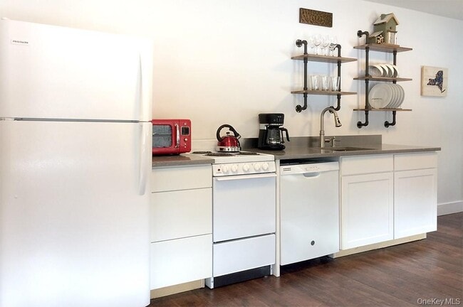 Building Photo - 67 Black Creek Rd