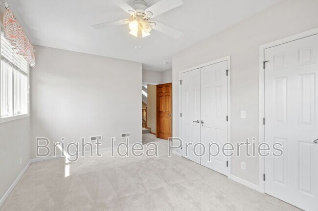 Building Photo - 6210 Deerwood Cir N