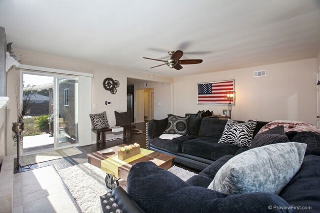 Building Photo - YOUR NEW HOME - IMPERIAL BEACH 3 bed / 2 bath Minutes to the beach!!