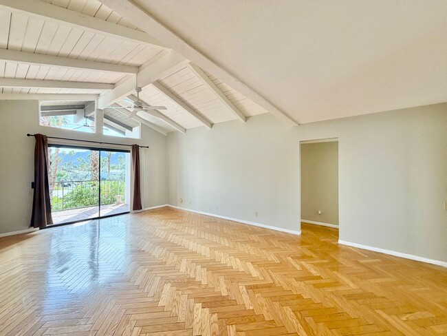 Building Photo - AVAILABLE NOW!! 3 Bedroom 2 Bathroom Condo in Palm Springs!