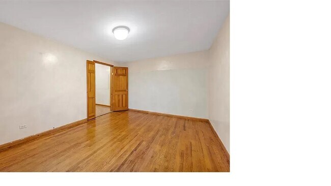 Building Photo - 2705 Kings Hwy