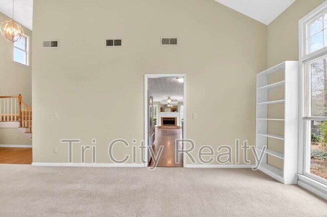 Building Photo - 404 Topaz Trail