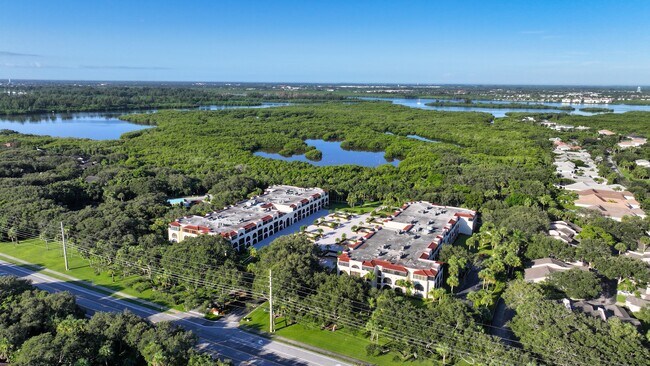 Building Photo - 5601 Jimmy Buffett Mem Hwy