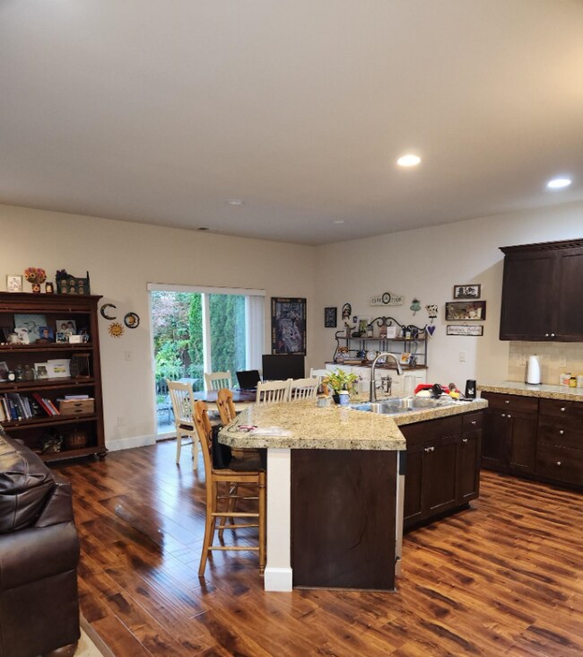 Building Photo - 15353 SE Granite Dr