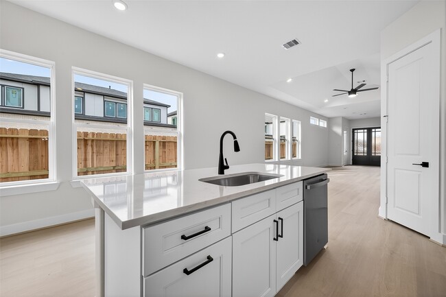 Building Photo - 4340 Avron Dr