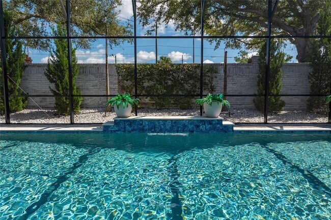 Building Photo - 2260 Pickford Cir
