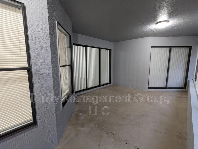 Building Photo - 10348 Belltower St