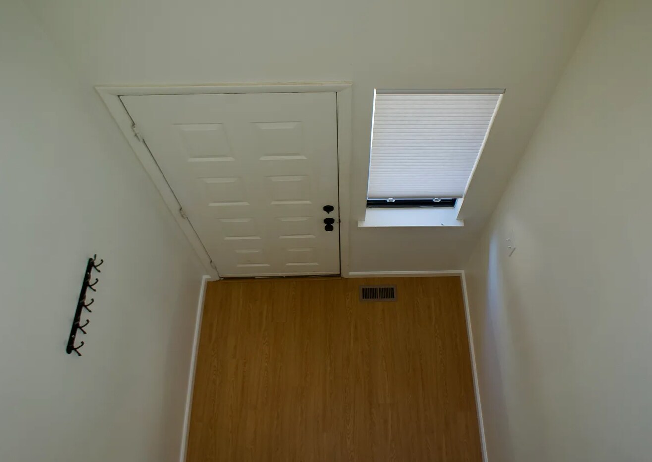 Building Photo - 2289 Bedford St