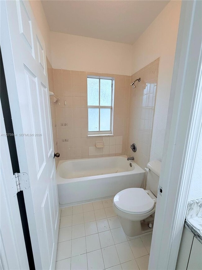 Building Photo - 102 S Santa Catalina Cir
