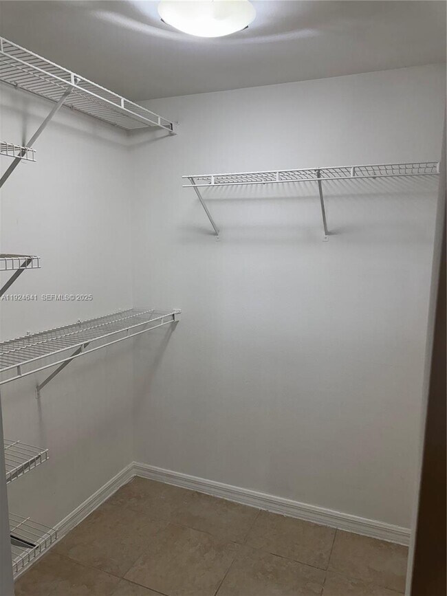 Building Photo - 2442 Centergate Dr