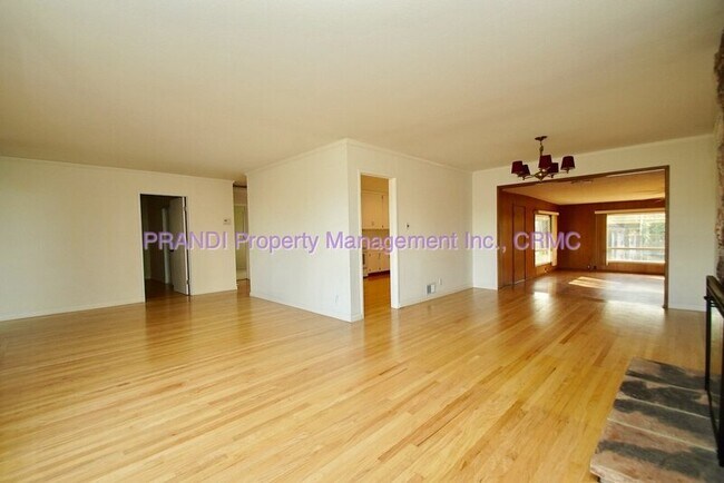 Building Photo - 1407 Donna St