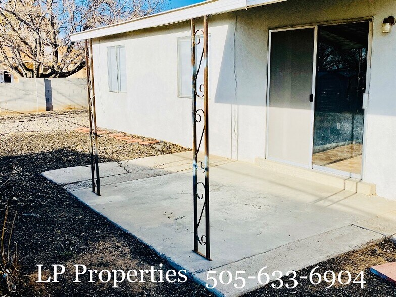 Building Photo - 12113 Oriente Ave NE