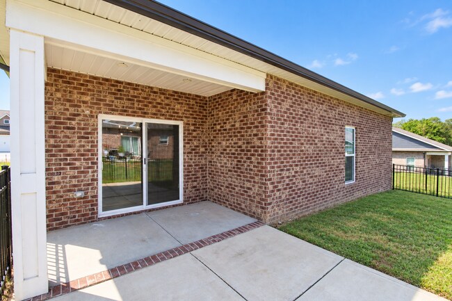 Building Photo - 1407 Brook Hill Drive