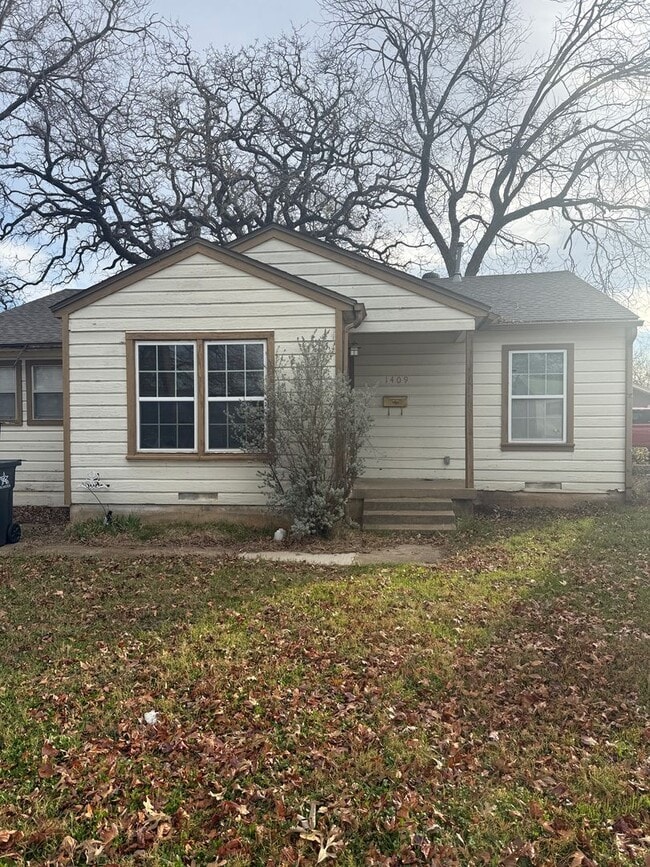 Building Photo - 1409 College St