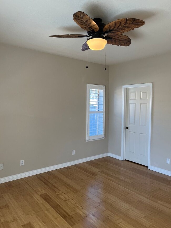 Building Photo - Spacious 3 Bedroom, 2-bathroom Beautiful H...