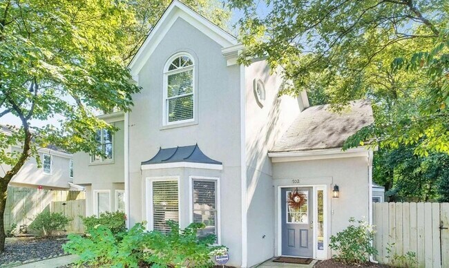 Primary Photo - 702 Defoors Lndg NW