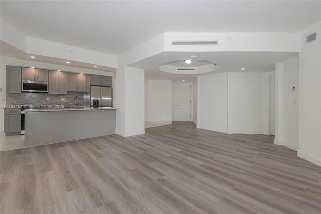 Building Photo - 19500 Turnberry Way