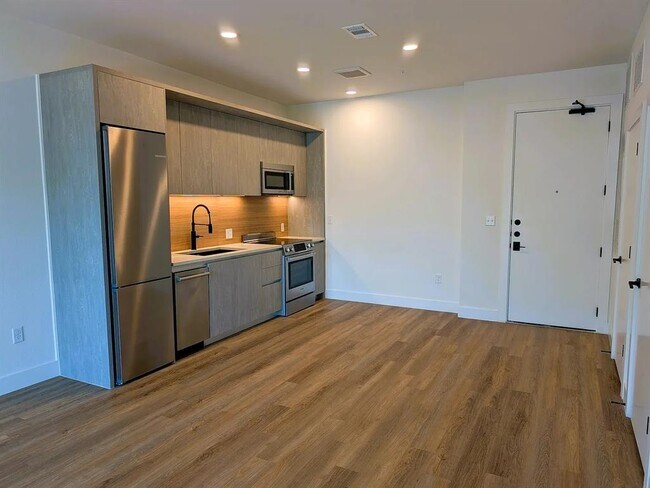 Building Photo - 4315 S Congress Ave