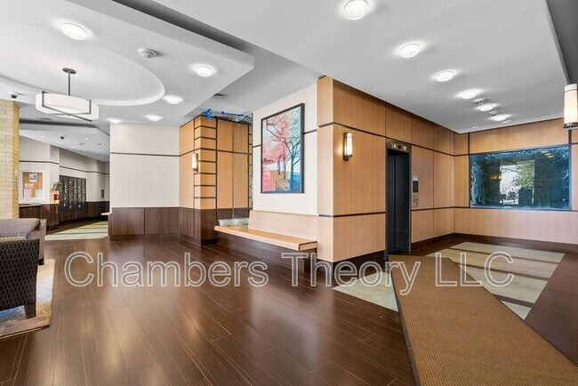 Building Photo - 309 Yoakum Pkwy