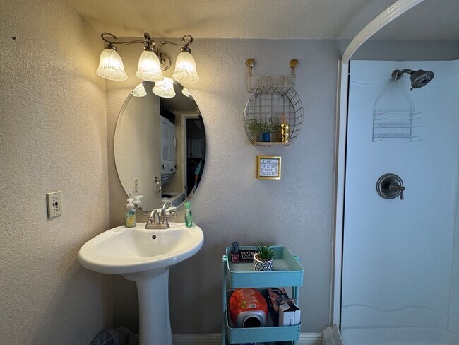 Building Photo - *2BR 2BA Furnished Condominium Riverfront with Dock, Private Beach