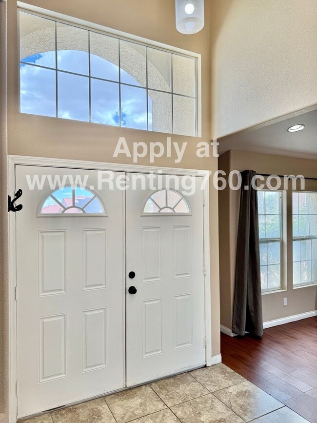 Building Photo - Spacious 4 Bedroom Home in Copper hills Ne...