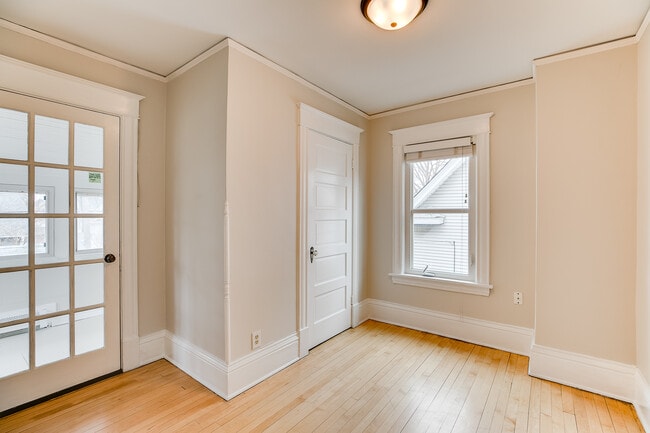 Building Photo - 1794 Hague Ave