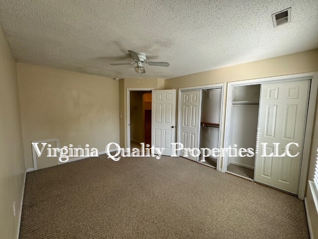 Building Photo - 5524 Glenville Cir