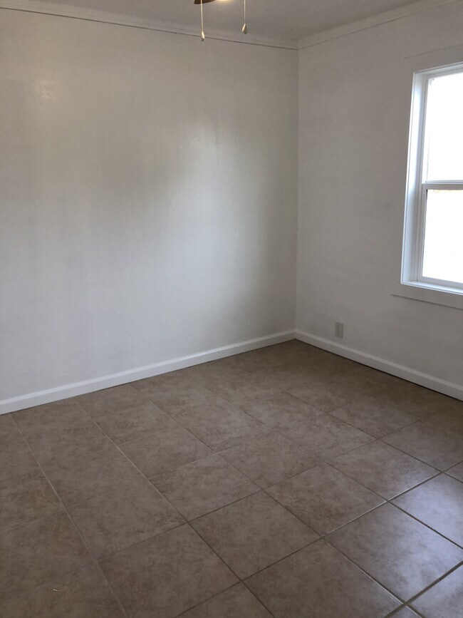 Building Photo - Arco River Properties