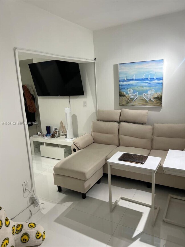 Building Photo - 246 Poinciana Island Dr