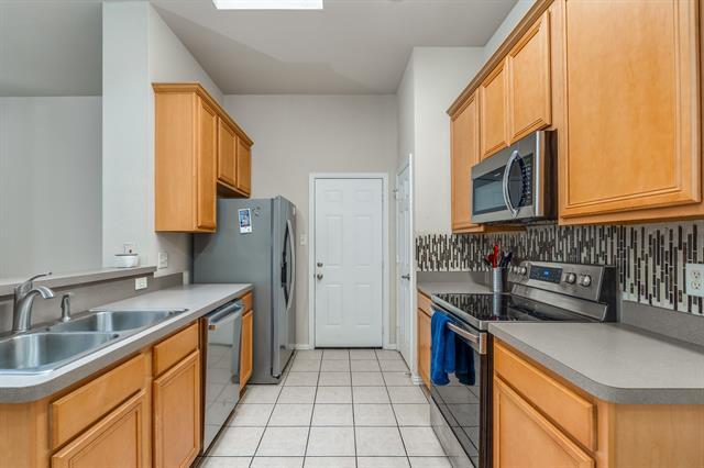 Building Photo - 1314 Poinsettia Blvd