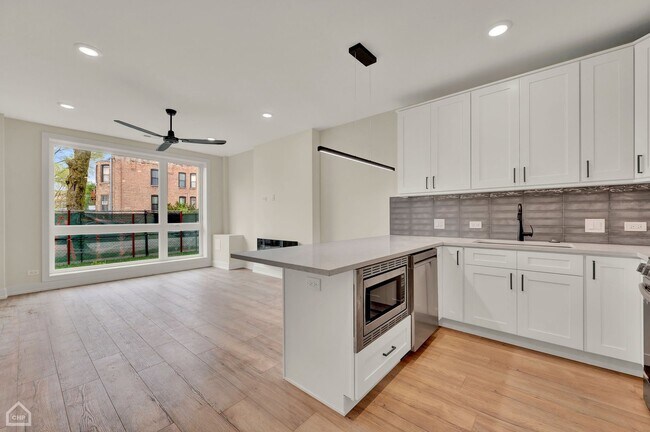 Building Photo - 4609 S St Lawrence Ave