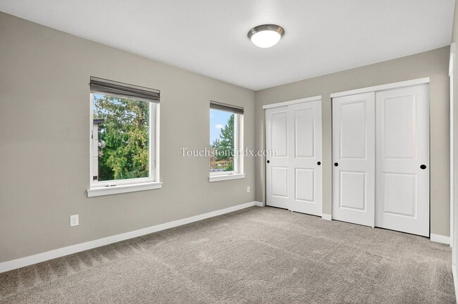 Building Photo - 3859 SE 92nd Ave