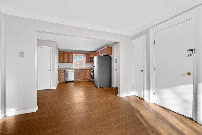 Building Photo - 133 Winthrop St