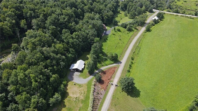 Building Photo - 2070 Harper Rd