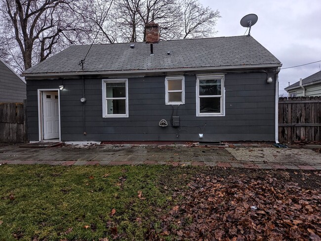 Building Photo - 5617 E Parkwater Ave