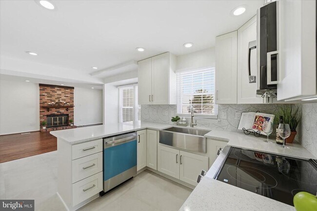 Building Photo - 9500 Windbeat Way