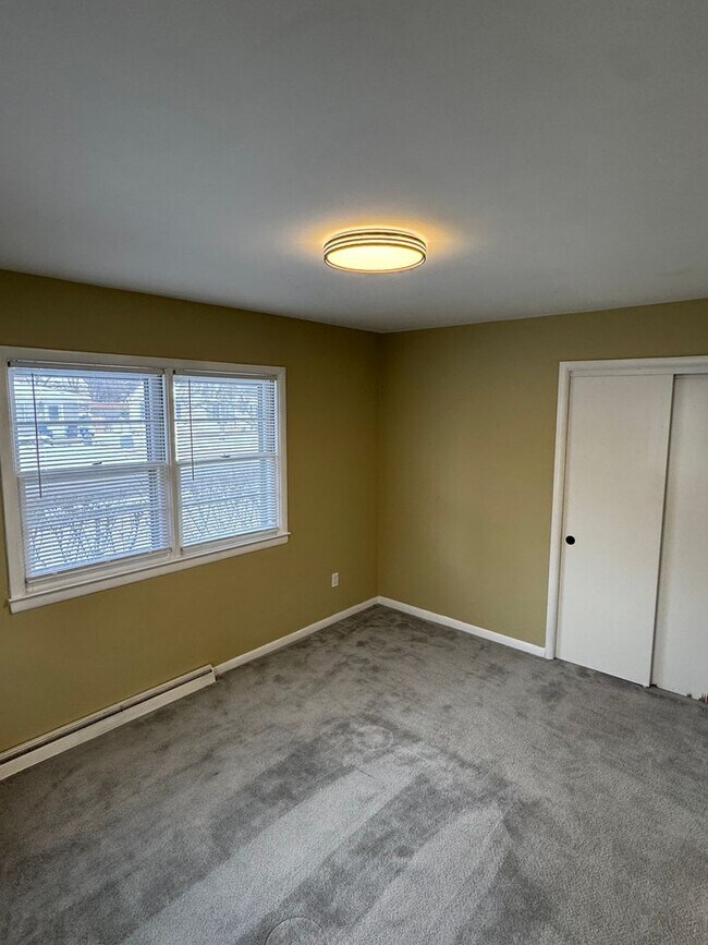 Building Photo - 1450 Marlborough Dr