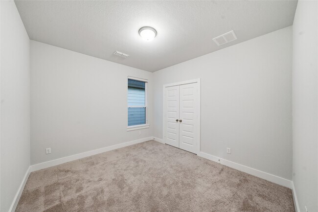 Building Photo - 31719 Hatcher Grv Ln