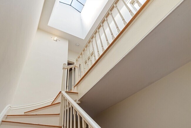 Building Photo - 70 Rutland St