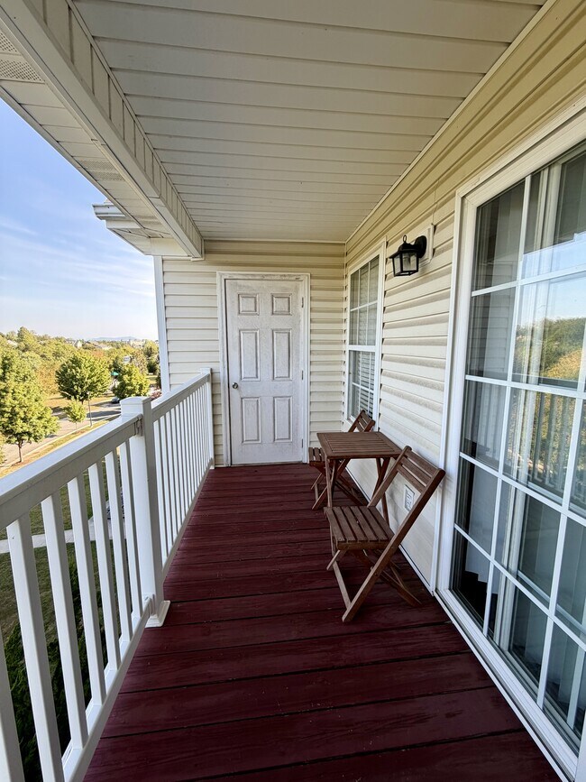Building Photo - 100 Capstone Dr