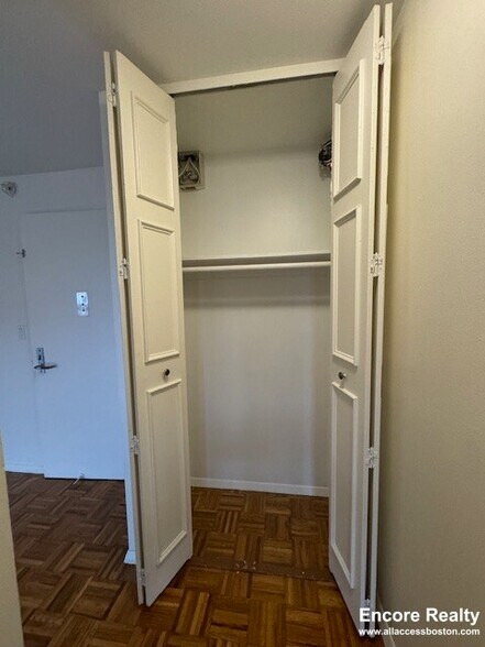 Building Photo - 175 Freeman St