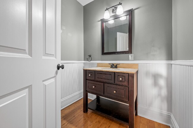 Building Photo - 2213 Missouri Ave