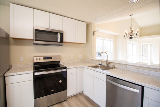 Building Photo - 223 Gregory Dr
