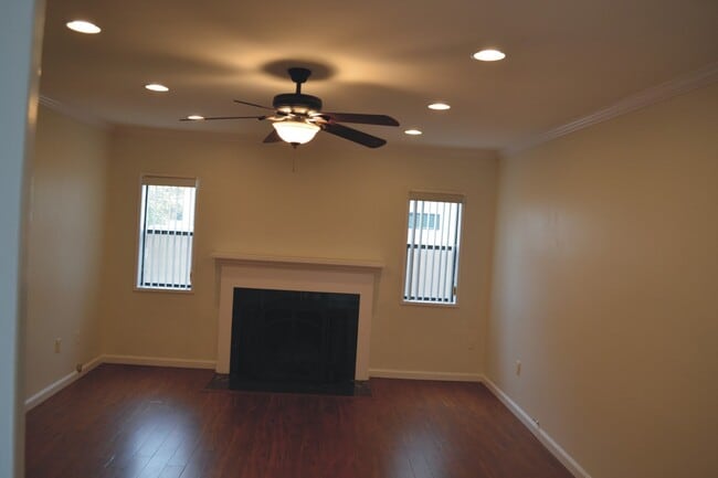 Building Photo - 6407 Gentry Ave