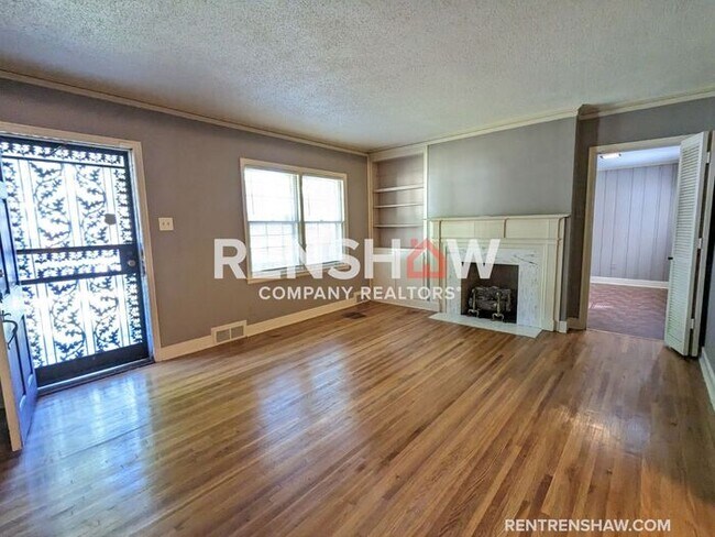 Building Photo - Convenient, 3/2 Home In East Memphis Now A...