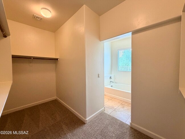 Building Photo - 9859 N Crook Ln
