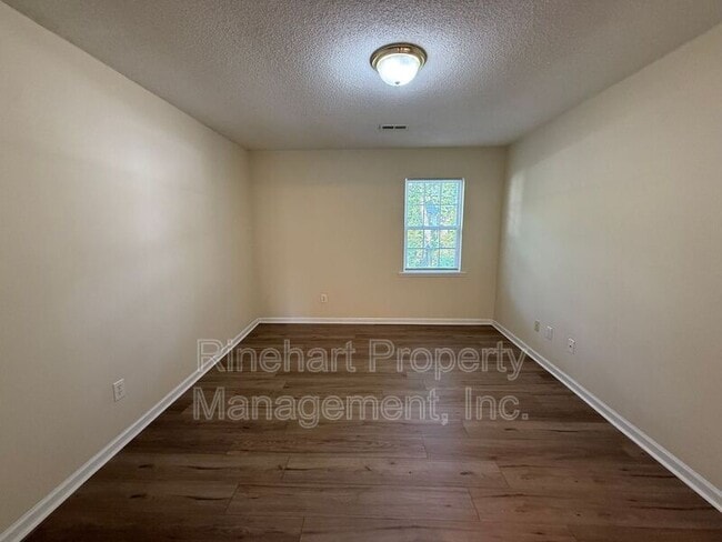 Building Photo - 1033 Park Meadow Dr