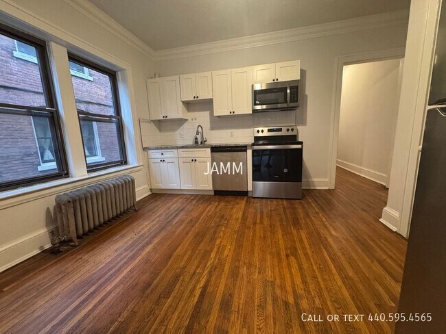 Building Photo - 2773 Hampshire-Unit 4